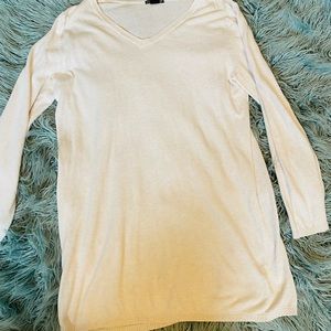 H&M cream colored tunic v-neck